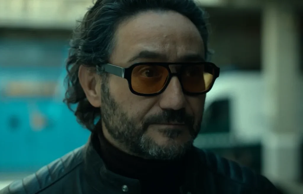 Netflixオリジナルシリーズ『ビリオネアズ・シェルター』ラファ・ヴァレーラ|俳優:カルロス・サントス(Carlos Santos)