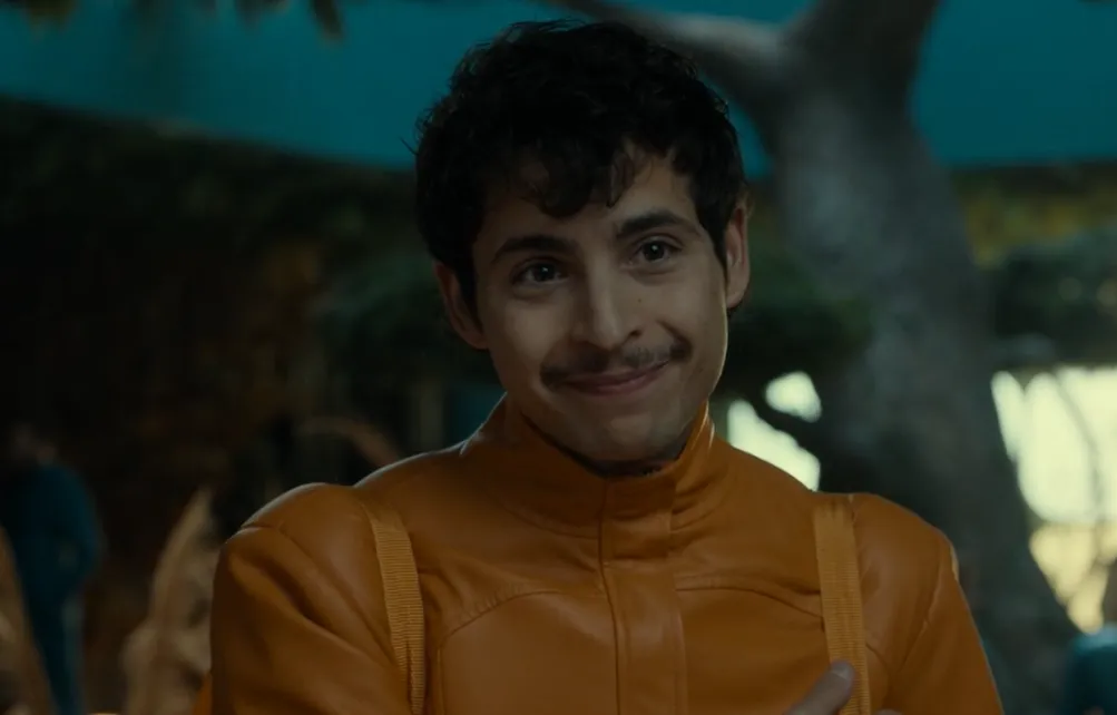 Netflixオリジナルシリーズ『ビリオネアズ・シェルター』ティルソ|俳優:オマール・バナナ(Omar Banana)