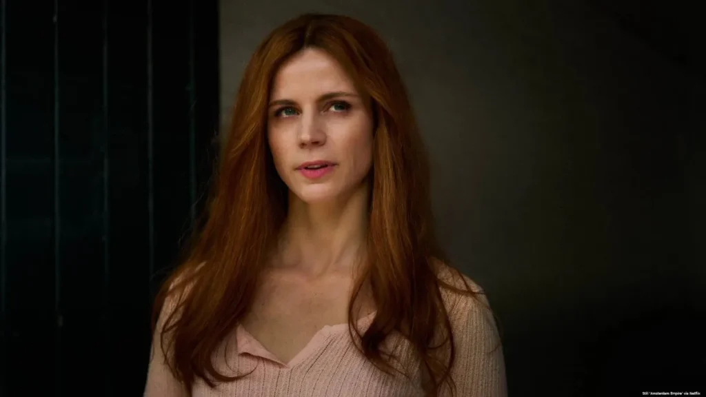 『アムステルダム・エンパイア』キャスト｜エリーセ・シャープ(マヨレイン・ホフマン役)