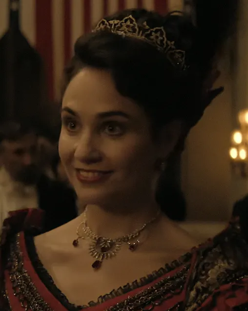 『デス・バイ・ライトニング』キャスト｜タペンス・ミドルトン(ケイト・チェイス・スプレイグ役)