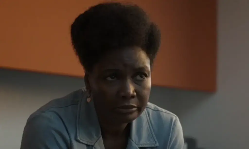 F1 ザ・ムービー(F1：THE MOVIE)キャスト｜サラ・ナイルズ(バーナデット・ピアス役)