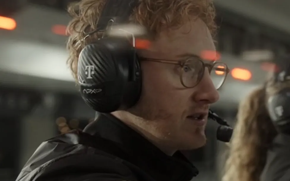 F1 ザ・ムービー(F1：THE MOVIE)キャスト｜ウィル・メリック(ヒュー・ニッケルビー役)