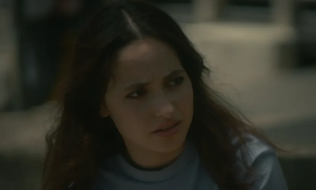 『グレイシー、グレイシー、一緒に遊ぼう?』キャスト|クロエ・ブリンク(ミーナ・グレイ役)