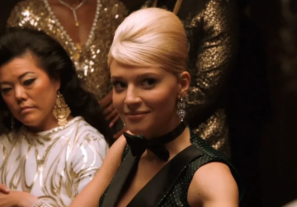 Apple TV『プルリブス』キャスト｜マックス・リーブス(マルゴー役)