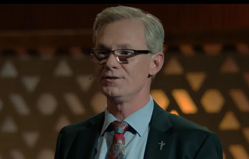 『ハンティング・ワイブス』キャスト｜ジェイソン・デイヴィス(クリント・トンプソン役)