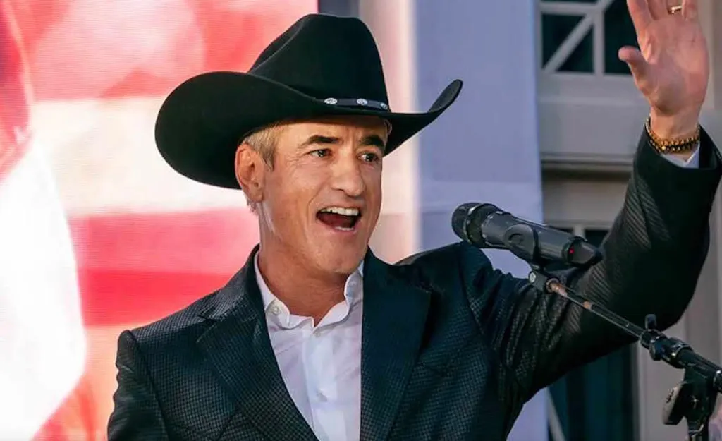 『ハンティング・ワイブス』キャスト｜ダーモット・マロニー(ジェド・バンクス役)