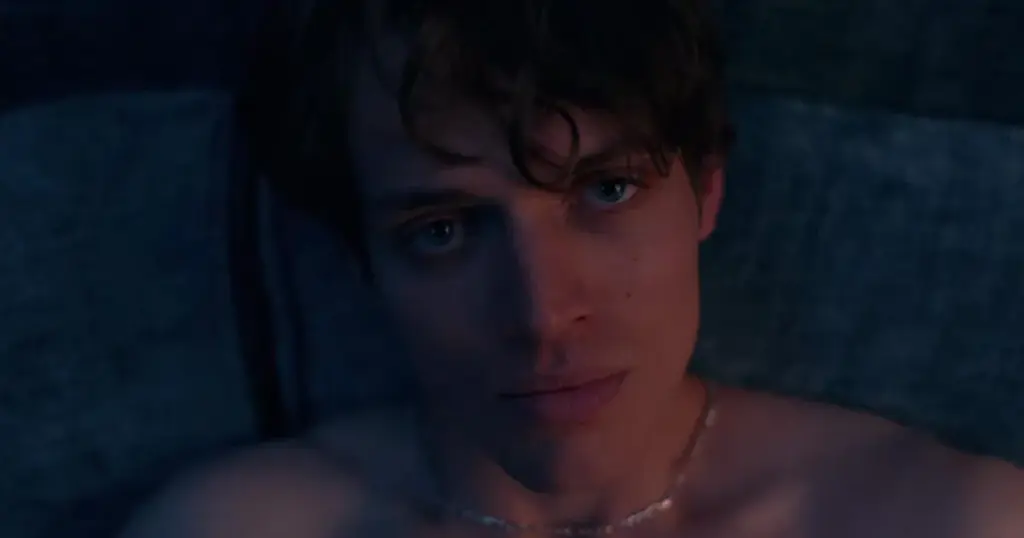 映画『サブスタンス』キャスト｜オスカー・ルサージュ(トロイ役)