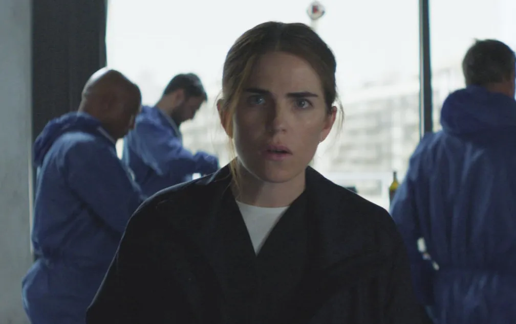 Prime Videoオリジナルドラマ『56日間』キャスト|カーラ・ソウザ(リー・リアドン役)