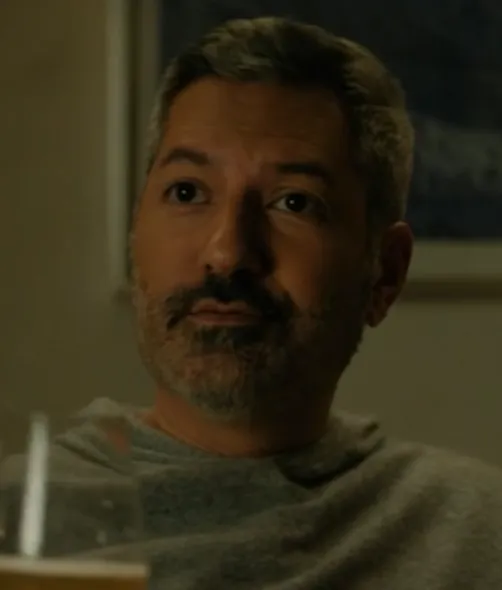 Prime Videoオリジナルドラマ『56日間』キャスト｜アルフレド・ナルシソ(エリオット・バーヘイン役)