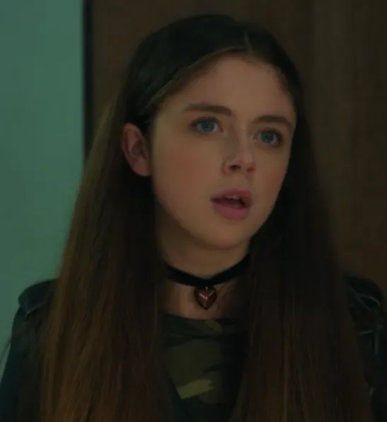 Prime Videoオリジナルドラマ『56日間』キャスト｜ジョージー・マーフィー(子供の頃のシャイラ役)