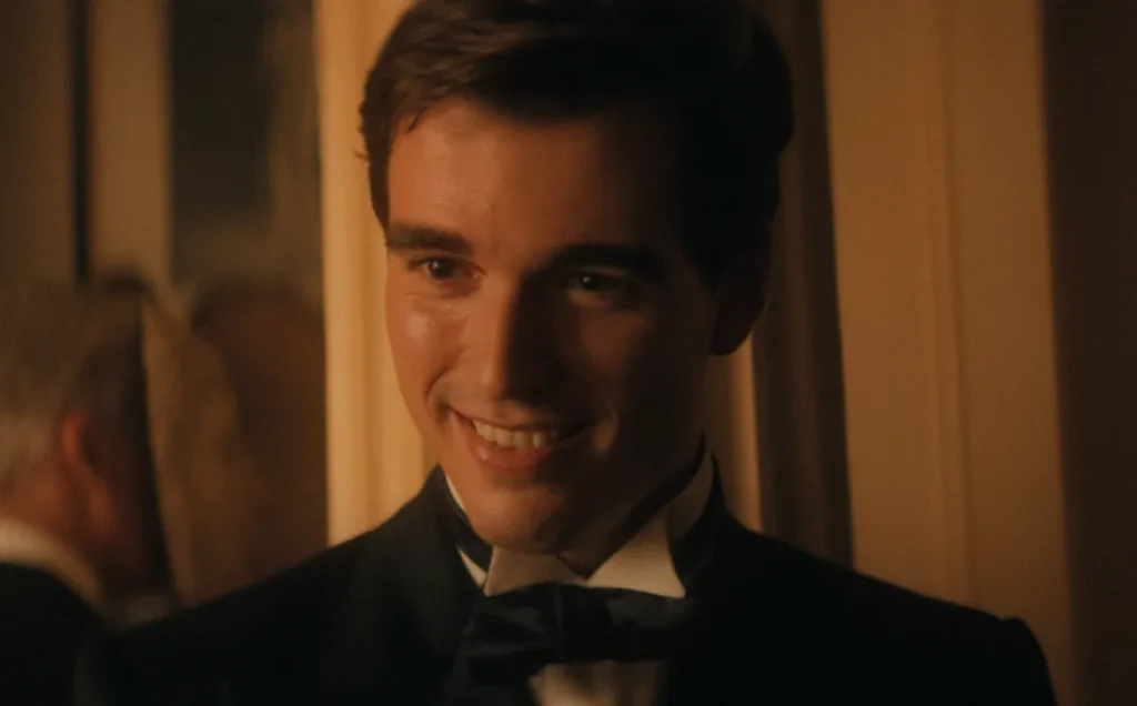 Netflixドラマシリーズ『アガサ・クリスティのセブンダイヤルズ』キャスト｜コリー・ミルクリースト(ジェリー・ウェイド役)