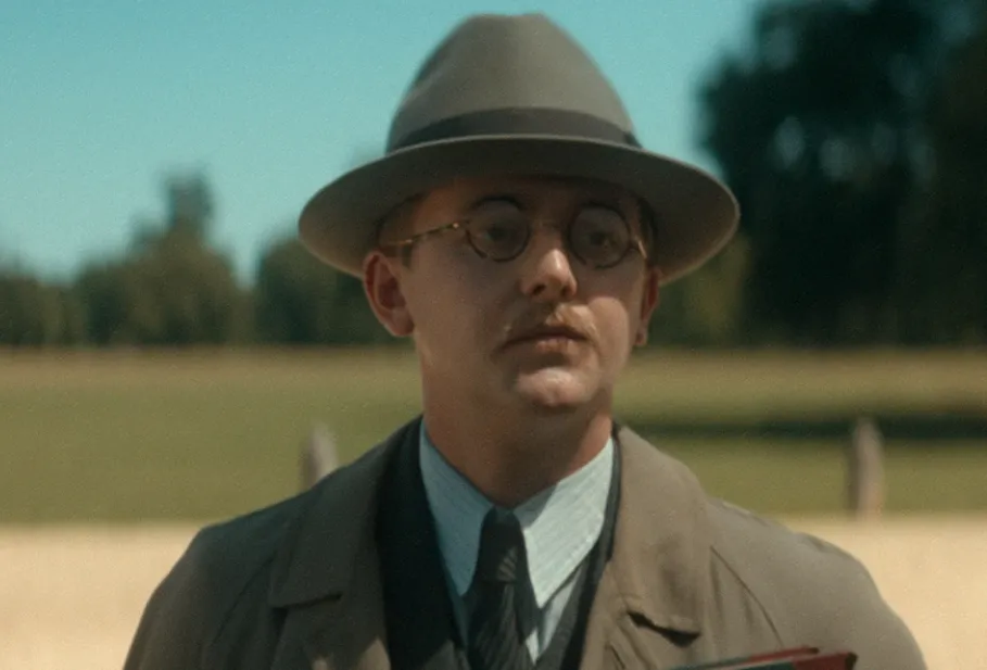 Netflixドラマシリーズ『アガサ・クリスティのセブンダイヤルズ』キャスト｜ティム・プレストン(ルパート・“ポンゴ”・ベイトマン役)