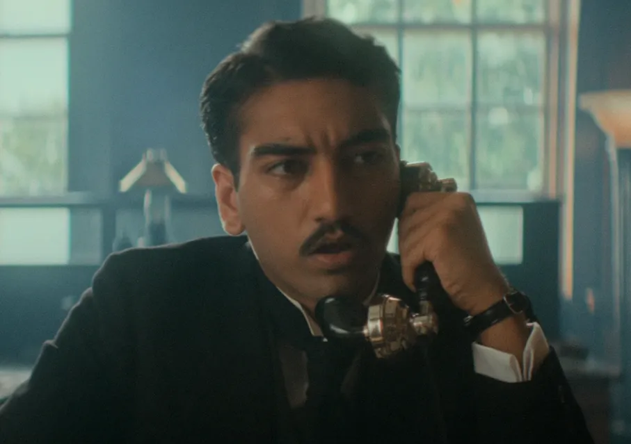 Netflixドラマシリーズ『アガサ・クリスティのセブンダイヤルズ』キャスト｜ナバーン・リズワン(ロニー・デヴァルー役)