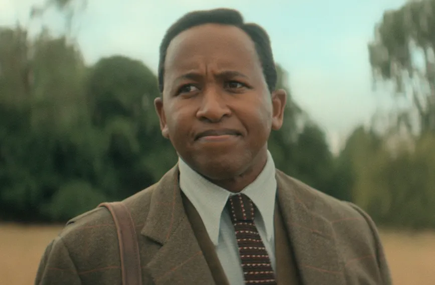 Netflixドラマシリーズ『アガサ・クリスティのセブンダイヤルズ』キャスト｜ナシャ・ハテンディ(シリル・マティプ役)