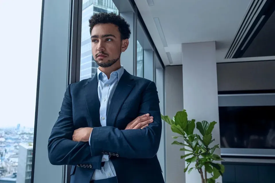 Prime Videoオリジナルドラマ『スティール』キャスト|アーチー・マデクウィ(ルーク役)