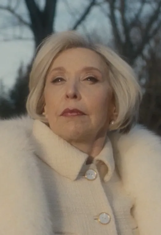 『ザ・ビューティー 美の代償』キャスト｜ジュリー・ハルストン(キティ・マンソン役)