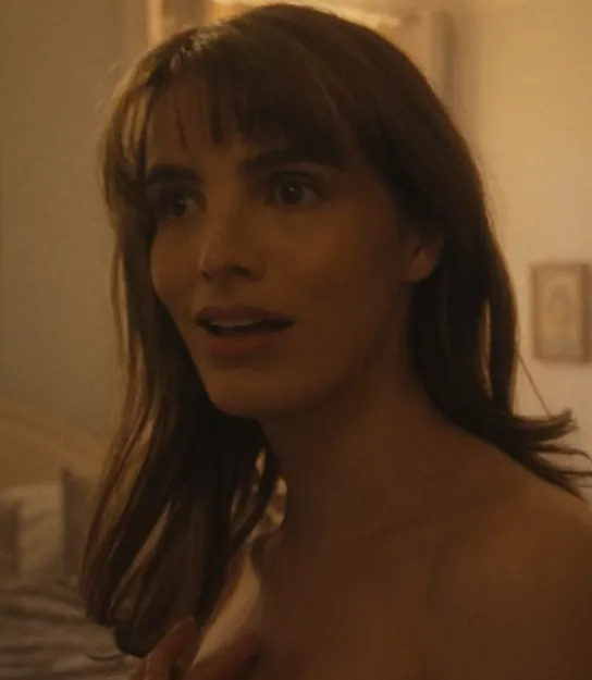 『ザ・ビューティー 美の代償』キャスト｜ラックス・パスカル(変身後のクララ役)