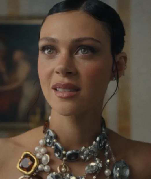 『ザ・ビューティー 美の代償』キャスト｜ニコラ・アン・ペルツ(変身後のフラニー・フォースト役)