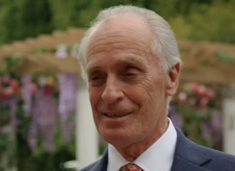 Apple TV『インパーフェクト・ウーマン』キャスト|キース・キャラダイン(RLヘネシー役)