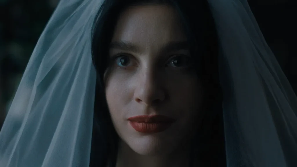 Netflix『なにかが、起きる』キャスト｜カミラ・モローネ(レイチェル役)