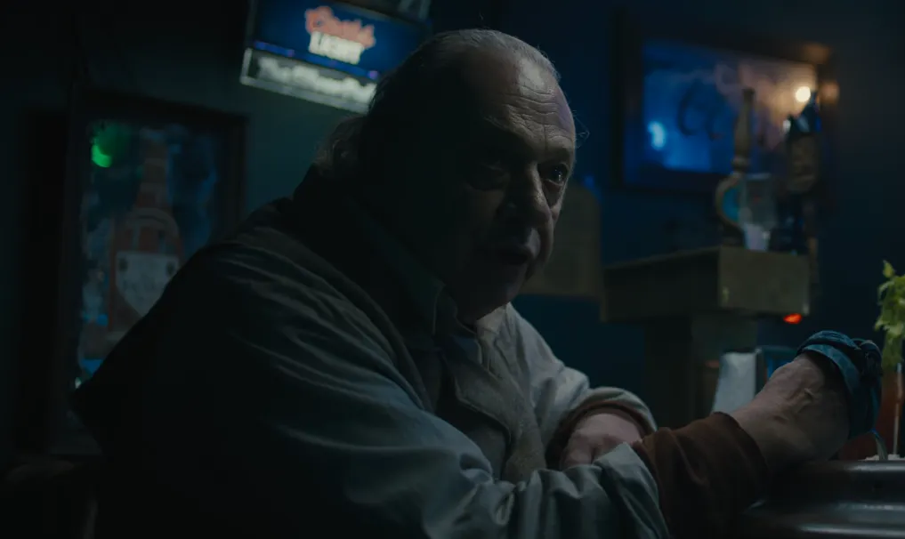 Netflix『なにかが、起きる』キャスト｜ズラトコ・ブリッチ(バーの客役)