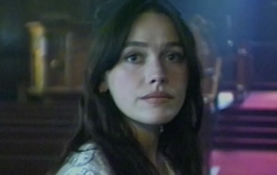 Netflix『なにかが、起きる』キャスト｜ビクトリア・ペドレッティ(アレクサンドラ役)