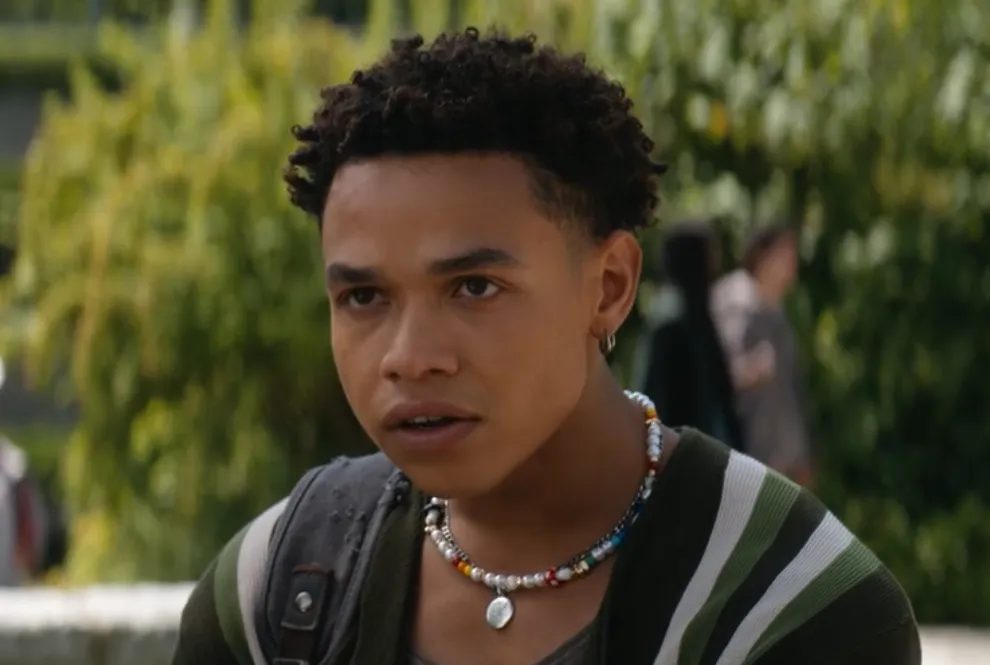 Prime Video『オフキャンパス』キャスト｜マイルズ・グティエレス・ライリー(演劇専攻の学生役)