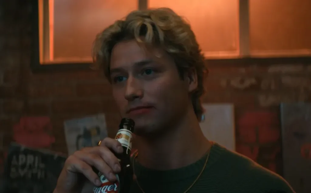 Prime Video『オフキャンパス』キャスト｜スティーヴン・カリン(ディーン・ディ・ラウレンティス役)